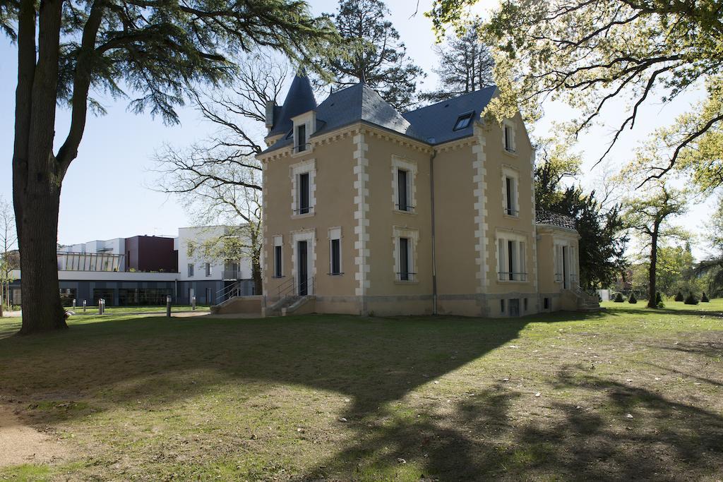 Domitys Le Chateau Des Plans Parthenay Exterior foto